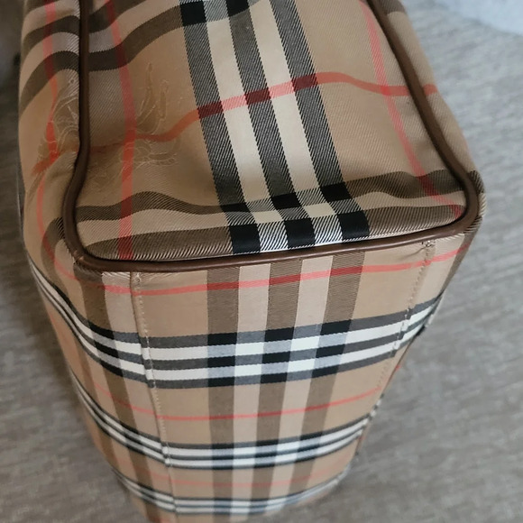 Burberry Horseferry Nova Check Tote..Authentic!!! - Picture 13 of 16